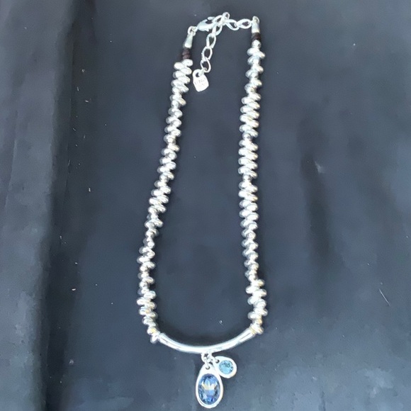 NWOT Uno de 50 Elegant Silver Necklace with Blue Gemstones - Picture 2 of 3